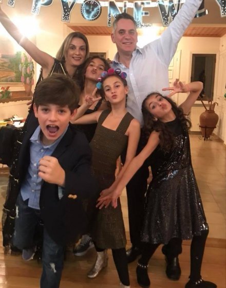 Γιώτα Παπαδοπούλου: Η πρώτη οικογενειακή φωτογραφία μετά την συντριβή του συζύγου της στις εκλογες