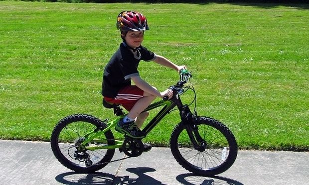 5 tips για να μάθετε στο παιδί σας ποδήλατο