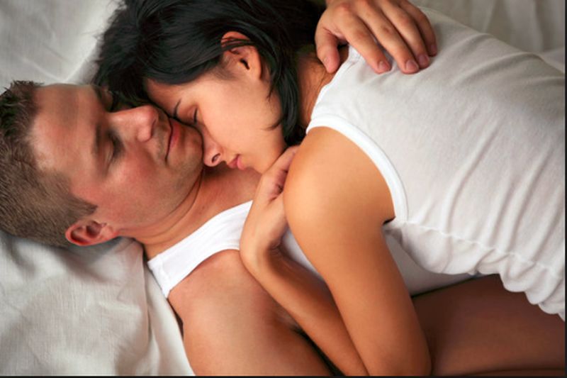 Ξέρετε γιατί οι άντρες κοιμούνται μετά το σεξ;