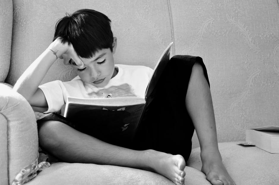 4 συμβουλές για το παιδί που βαριέται να διαβάσει