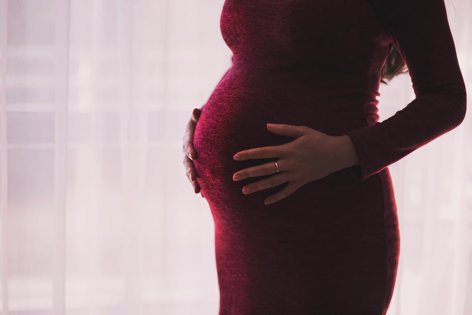 7 πράγματα που πρέπει να ξέρετε για τις κινήσεις του εμβρύου στην κοιλιά