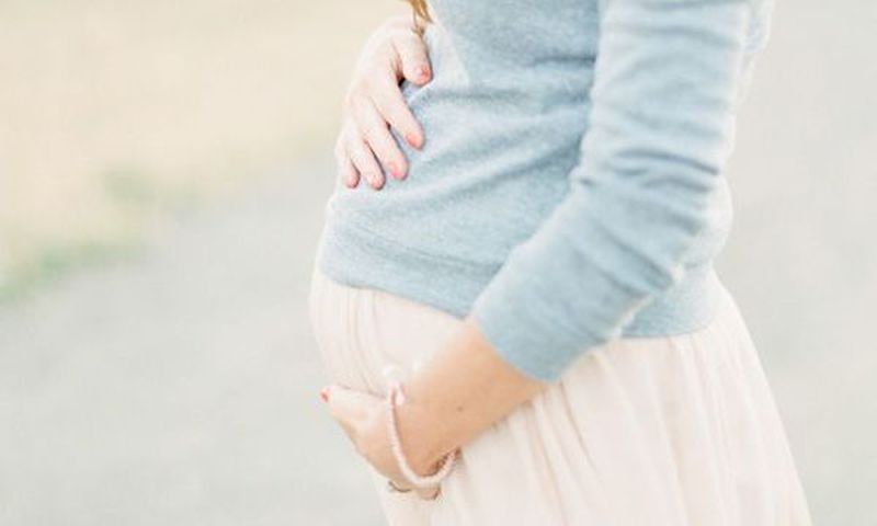 5+1 συμβουλές για να περιορίσετε το φούσκωμα στην εγκυμοσύνη