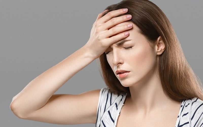 3 λόγοι για τους οποίους ξυπνάτε με πονοκέφαλο