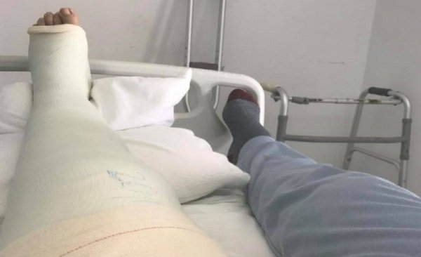 Κύπριος δημοσιογράφος του ΣΙΓΜΑ εσπευσμένα στο νοσοκομείο μετά απο ατύχημα στο πόδι του