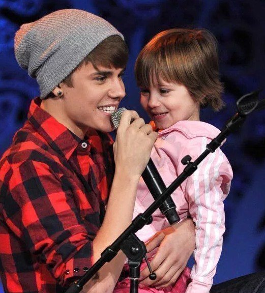 Justin Bieber: Η 8χρονη αδελφή του απέκτησε το δικό της κανάλι στο Youtube