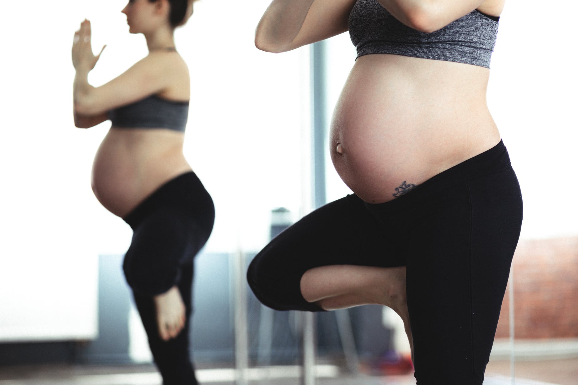 Διάσταση κοιλιακών κατά την εγκυμοσύνη και μετά τον τοκετό