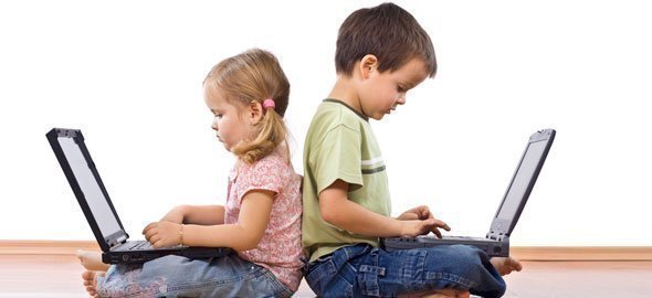 Πώς πρέπει να αντιδράσουν οι γονείς στην υπερβολική χρήση του διαδικτύου από τα παιδιά