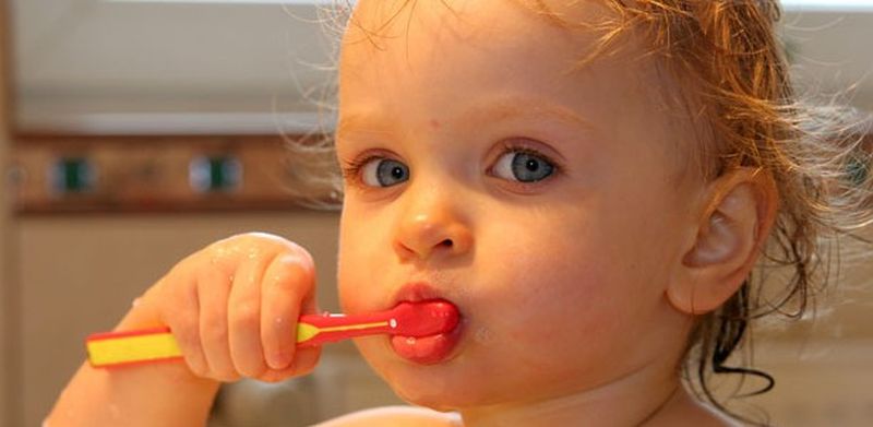5 μυστικά για να έχουν τα παιδιά σας «γερά» δόντια