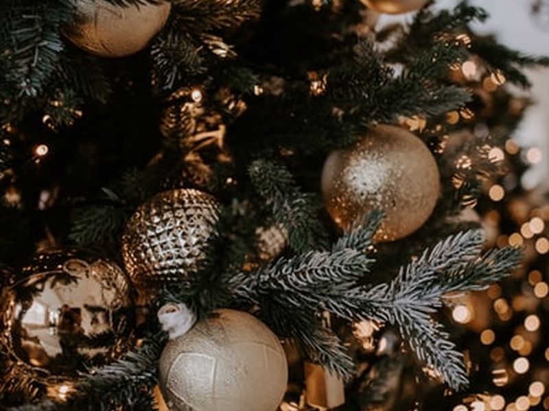 7 τρόποι για να φυλάξετε τα χριστουγεννιάτικα στολίδια