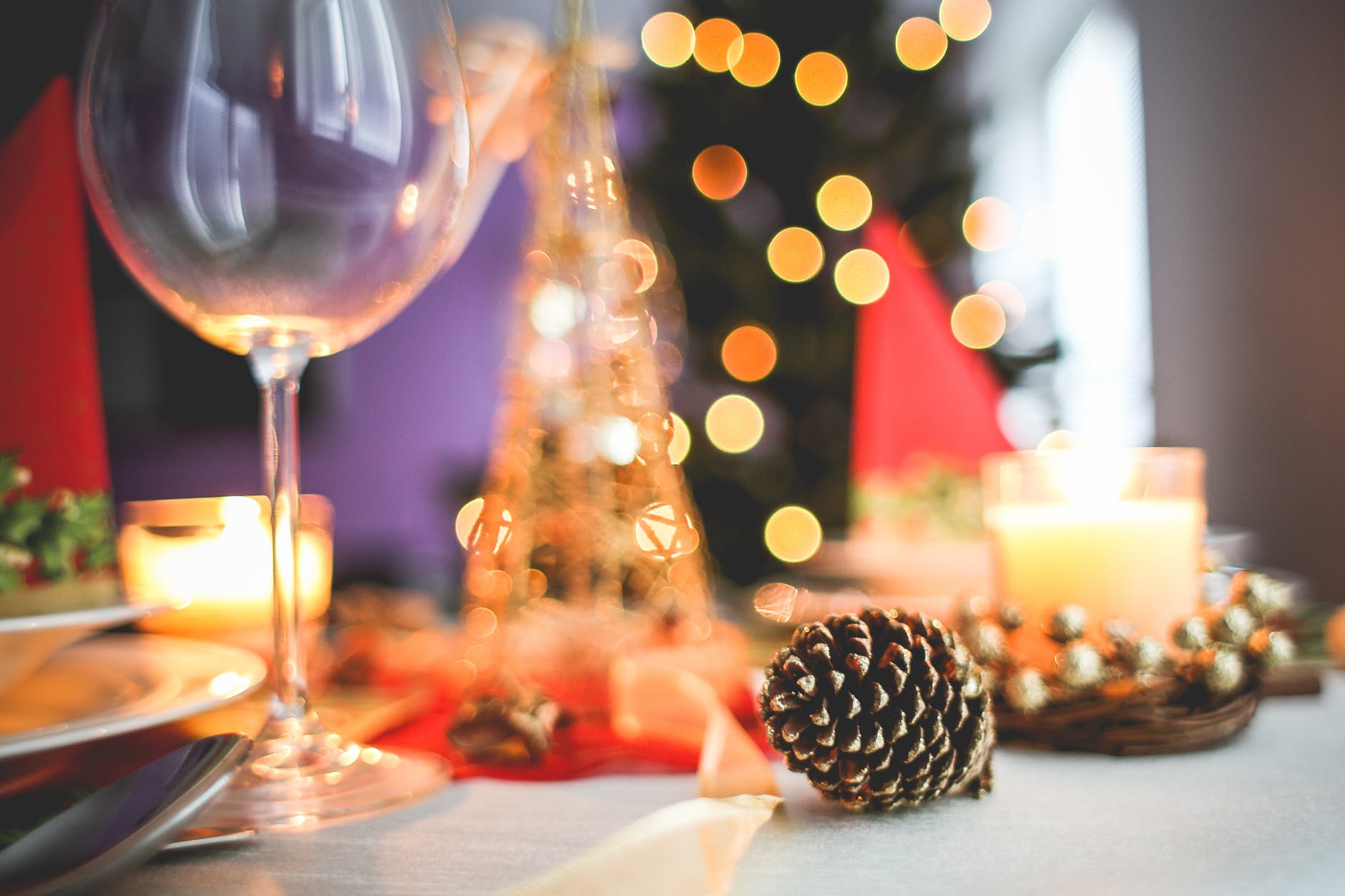 Tips διακόσμησης για το χριστουγεννιάτικο τραπέζι