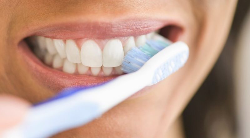 Μήπως βουρτσίζεις λάθος τα δόντια σου;