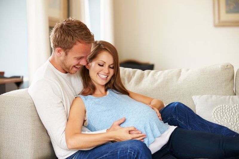 Ένας υποστηρικτικός σύντροφος συμβάλλει στην υγιή εγκυμοσύνη