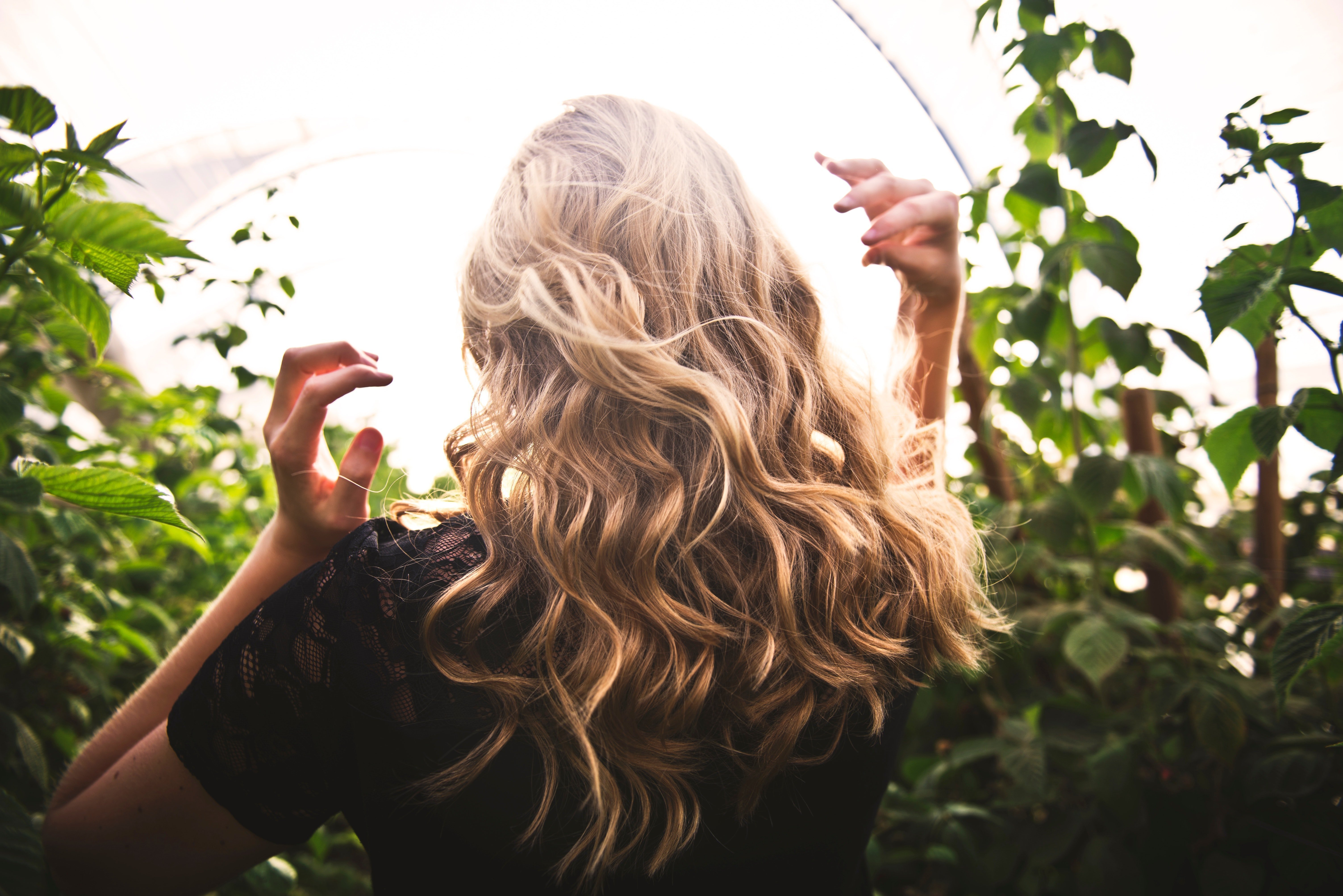 Μάθε τα 3 μυστικά για υγιή μαλλιά μετά το καλοκαίρι