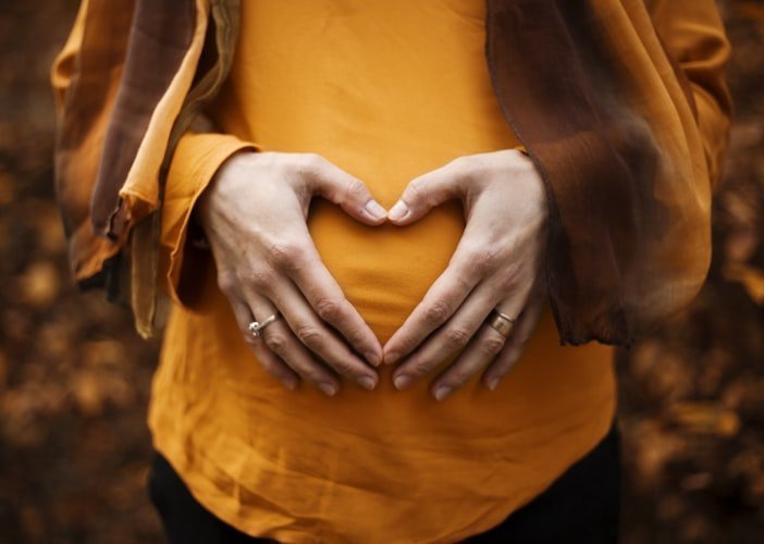 «Όταν ήμουν έγκυος, o άντρας μου με έκανε να ντρέπομαι για το σώμα μου»