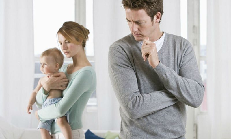 Πώς κρατάτε τον άντρα σας μακριά απ’ το παιδί χωρίς να το καταλαβαίνουμε;