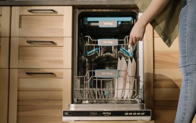 9+1 μύθοι για τα πλυντήρια πιάτων