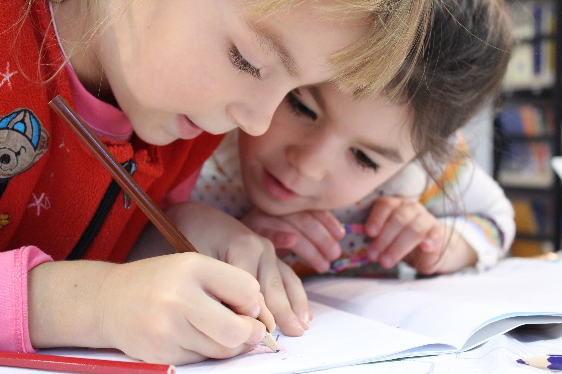 4 τρόποι για να ωθήσεις το παιδί προς τη δημιουργική γραφή