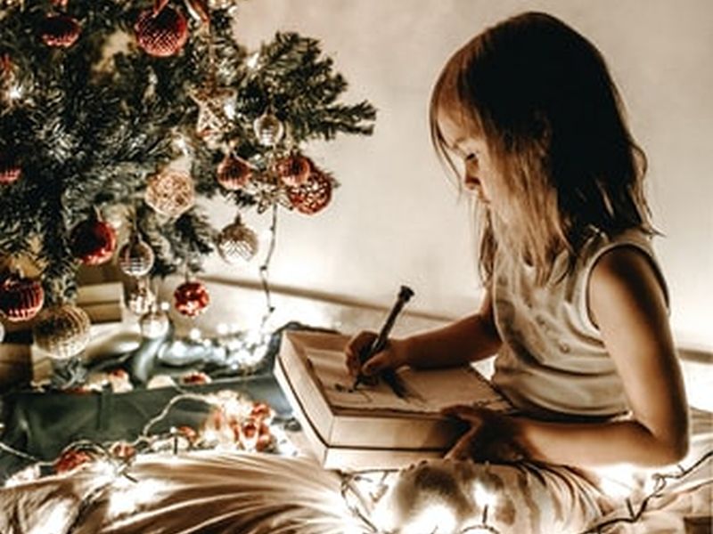 Χριστούγεννα: 9 τρόποι για να μεταδώσουμε στα παιδιά την ευγνωμοσύνη