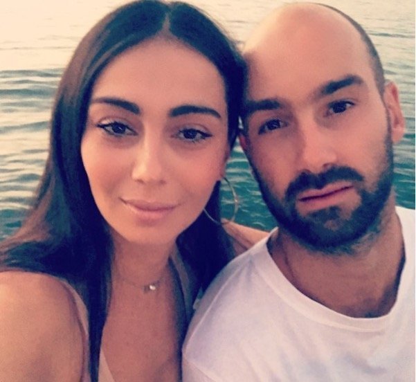 Τρέλανε το instagram: Η Ολυμπία Χοψονίδου έβγαλε selfie με την 2 ημερών κόρη της