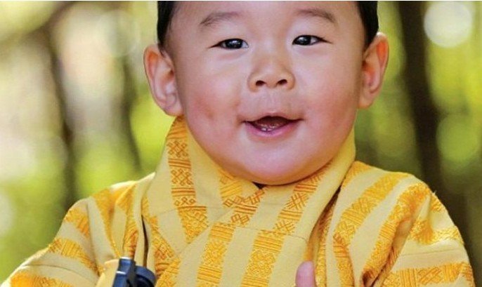 Ο μικρός πρίγκιπας του Μπουτάν είναι το ομορφότερο βασιλικό μωρό στον κόσμο;