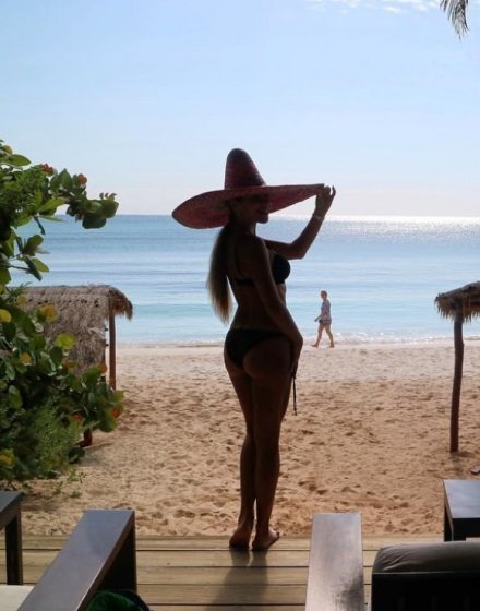 Επώνυμη Κύπρια αναστατώνει με τη σέξι πίσω όψη της απολαμβάνοντας διακοπές στο Μεξικό!