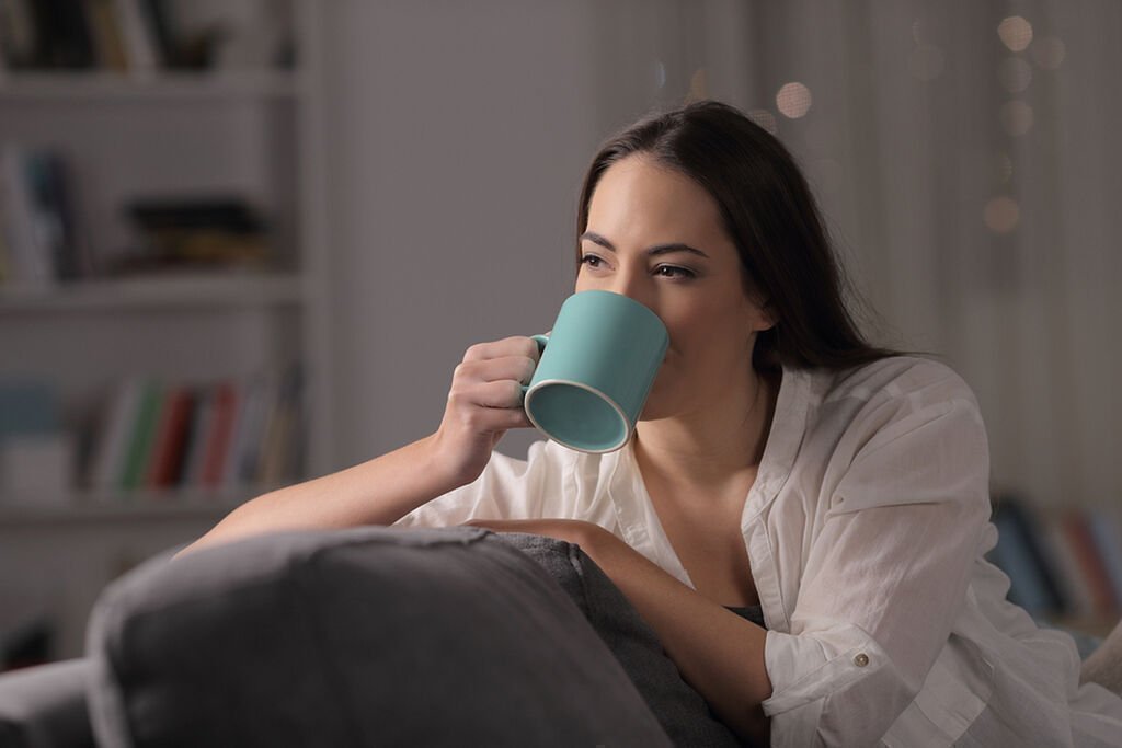 Πώς επιδρά στη διάθεση και τον ύπνο η καφεΐνη