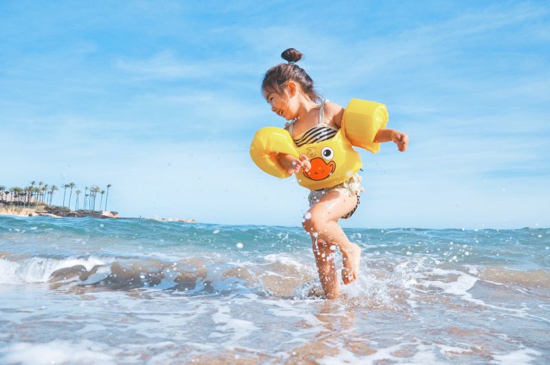 6 συμβουλές για την ασφάλεια του παιδιού στη θάλασσα